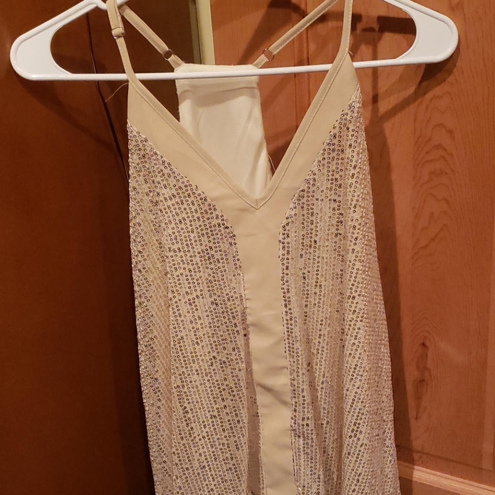 Sequin tank